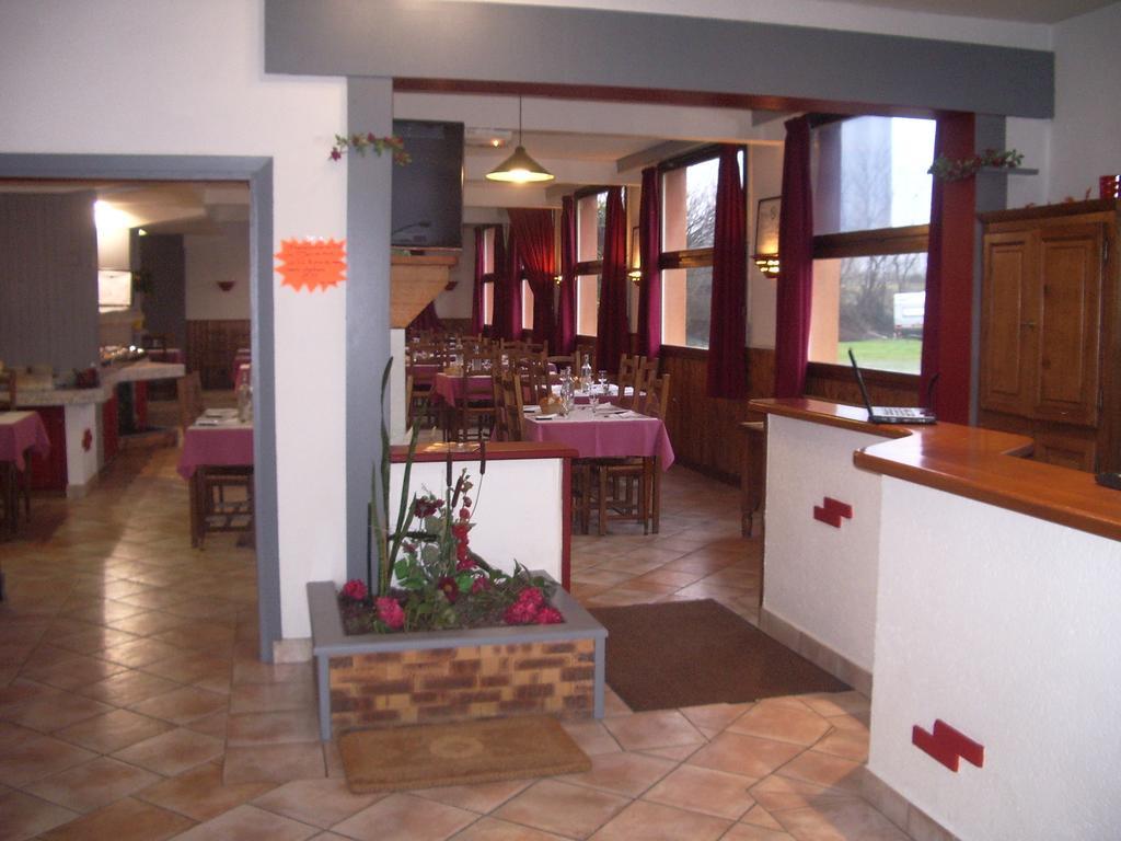 Hotel Le Sully La Roche Sur Yon Exterior photo